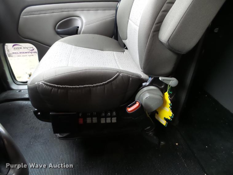 image for item DB5470 2012 Kenworth T700 semi truck