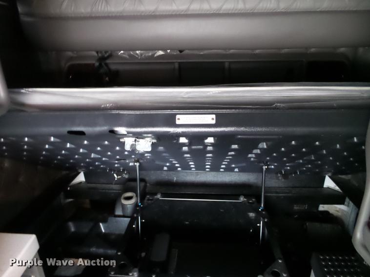 image for item DB5470 2012 Kenworth T700 semi truck