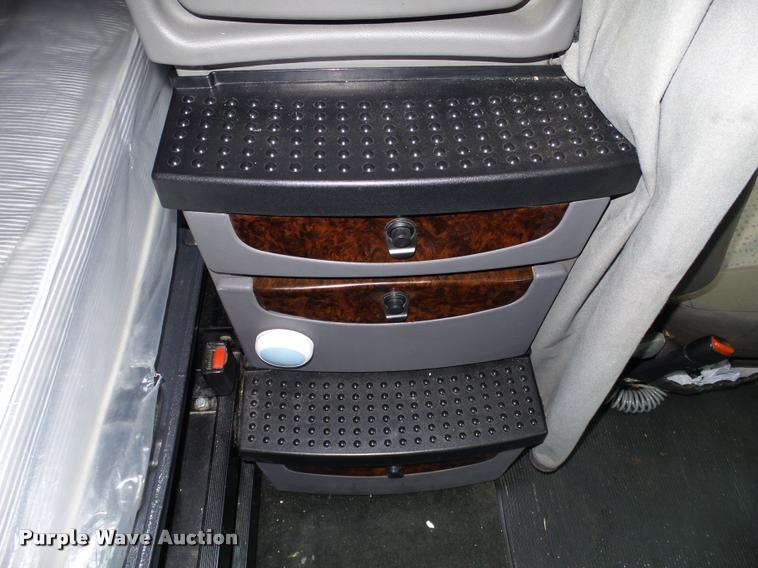 image for item DB5470 2012 Kenworth T700 semi truck