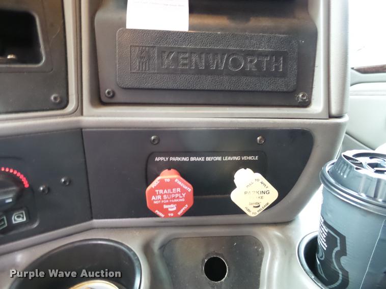 image for item DB5470 2012 Kenworth T700 semi truck