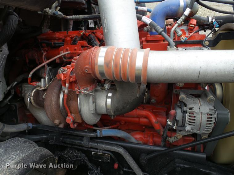 image for item DB5470 2012 Kenworth T700 semi truck