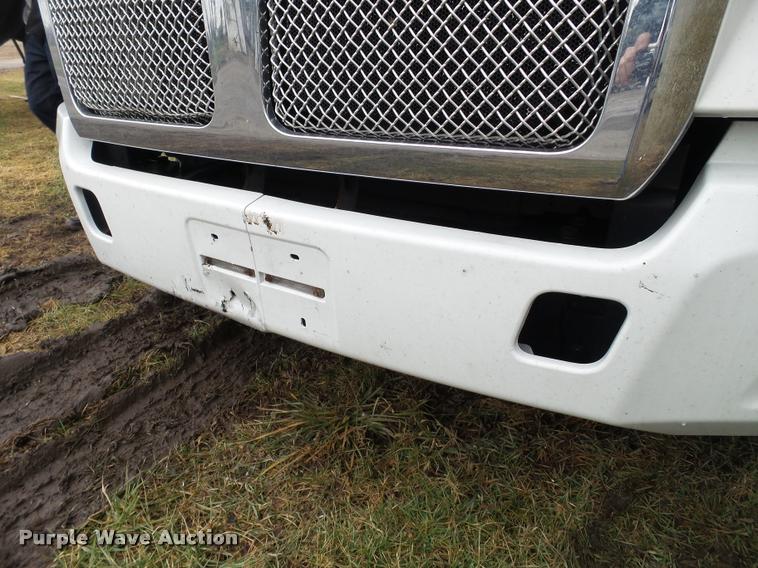 image for item DB5470 2012 Kenworth T700 semi truck