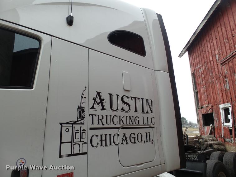 image for item DB5470 2012 Kenworth T700 semi truck