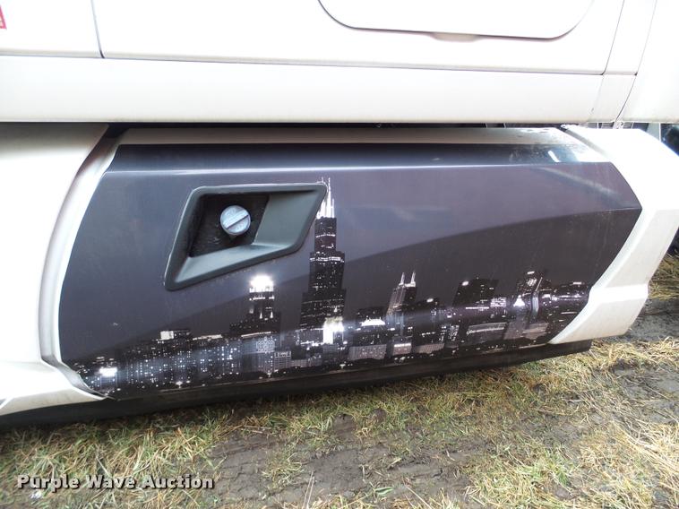 image for item DB5470 2012 Kenworth T700 semi truck