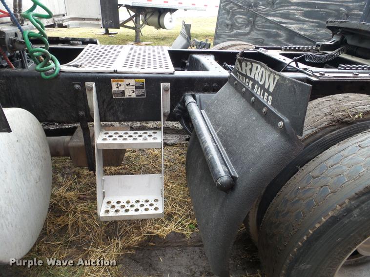 image for item DB5470 2012 Kenworth T700 semi truck