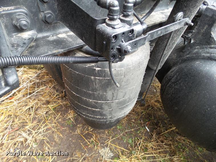 image for item DB5470 2012 Kenworth T700 semi truck