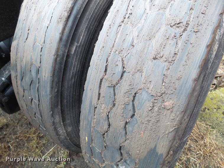 image for item DB5470 2012 Kenworth T700 semi truck