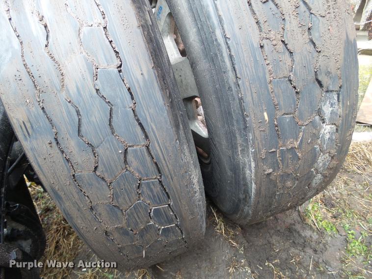 image for item DB5470 2012 Kenworth T700 semi truck