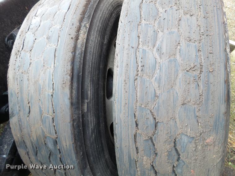 image for item DB5470 2012 Kenworth T700 semi truck