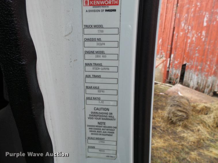 image for item DB5470 2012 Kenworth T700 semi truck