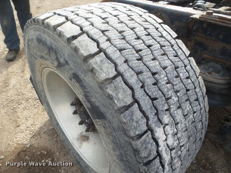 image for item DG9378 (4) Michelin X-One 445/50R22.5 super single tires