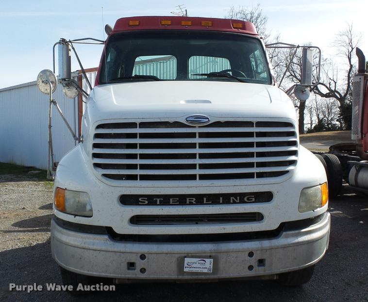image for item K3421 2000 Sterling A9500 semi truck