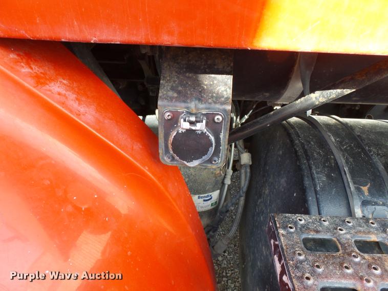 image for item K3421 2000 Sterling A9500 semi truck