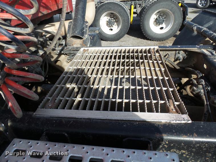 image for item K3421 2000 Sterling A9500 semi truck