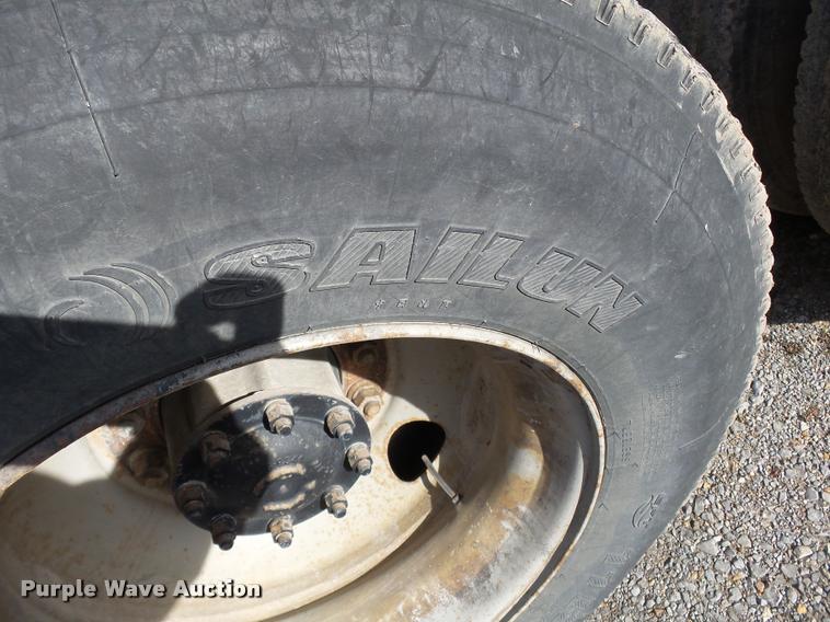 image for item K3421 2000 Sterling A9500 semi truck