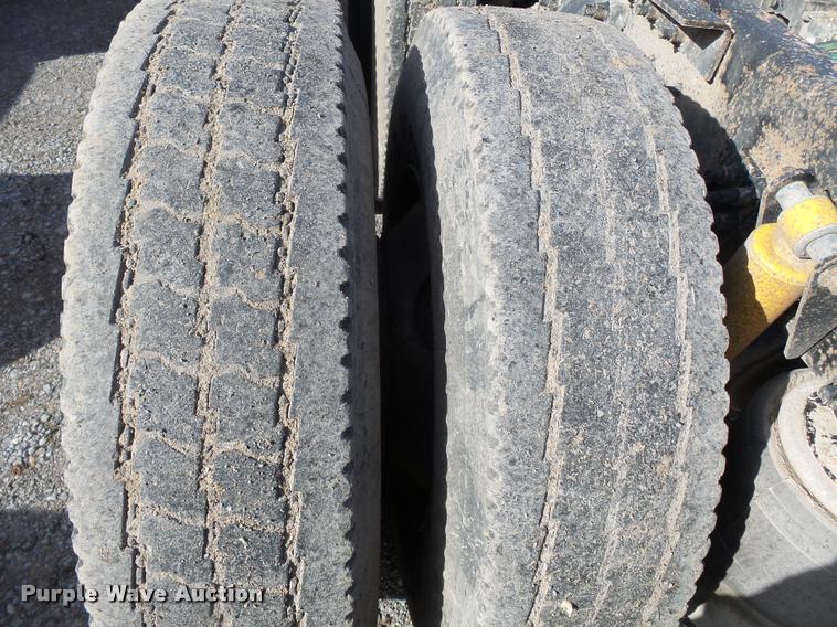 image for item K3421 2000 Sterling A9500 semi truck