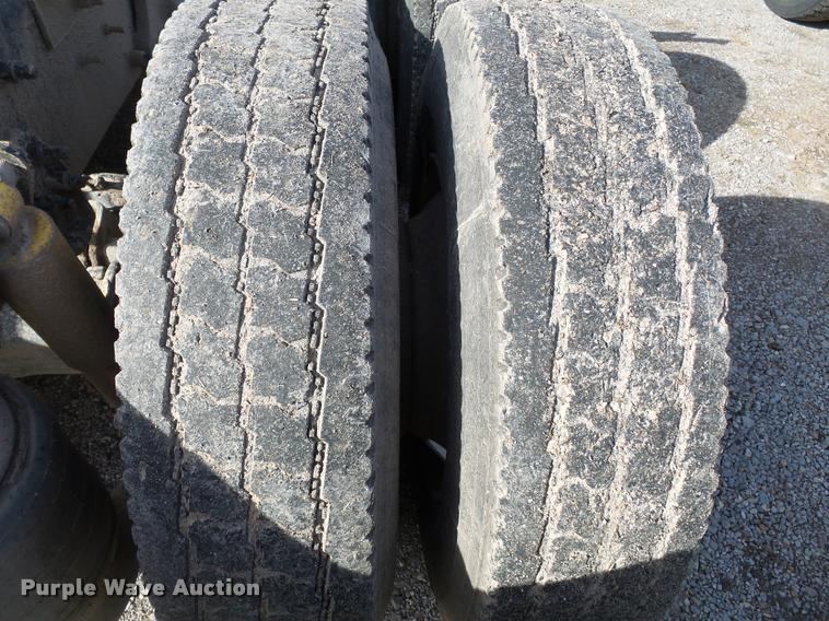 image for item K3421 2000 Sterling A9500 semi truck