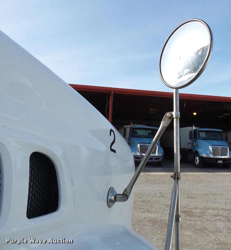 image for item K3421 2000 Sterling A9500 semi truck