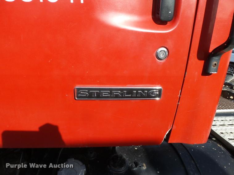 image for item K3421 2000 Sterling A9500 semi truck