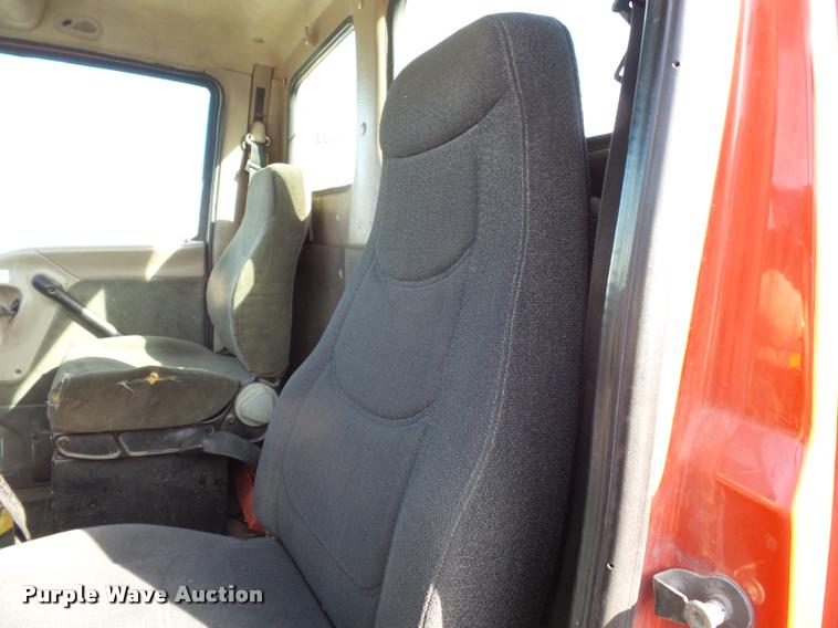 image for item K3421 2000 Sterling A9500 semi truck