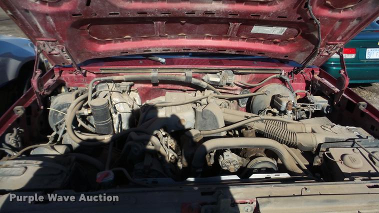 image for item DA0262 1995 Ford F150 SuperCab pickup truck