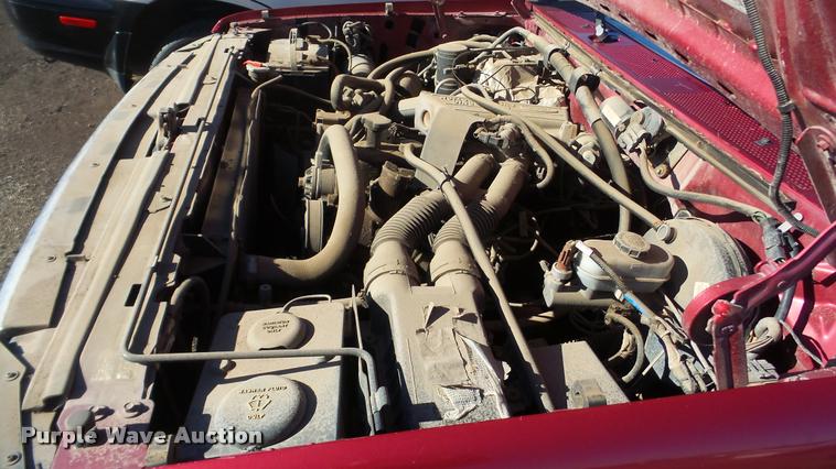 image for item DA0262 1995 Ford F150 SuperCab pickup truck