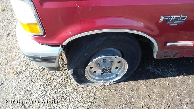 image for item DA0262 1995 Ford F150 SuperCab pickup truck