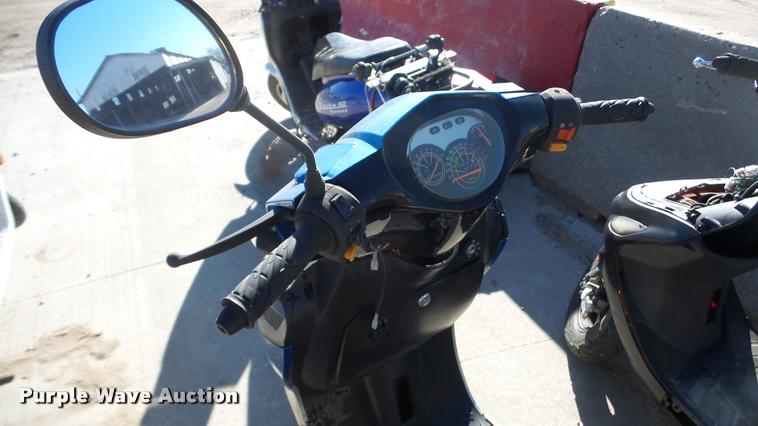 image for item DA0263 2014 Tao Tao moped