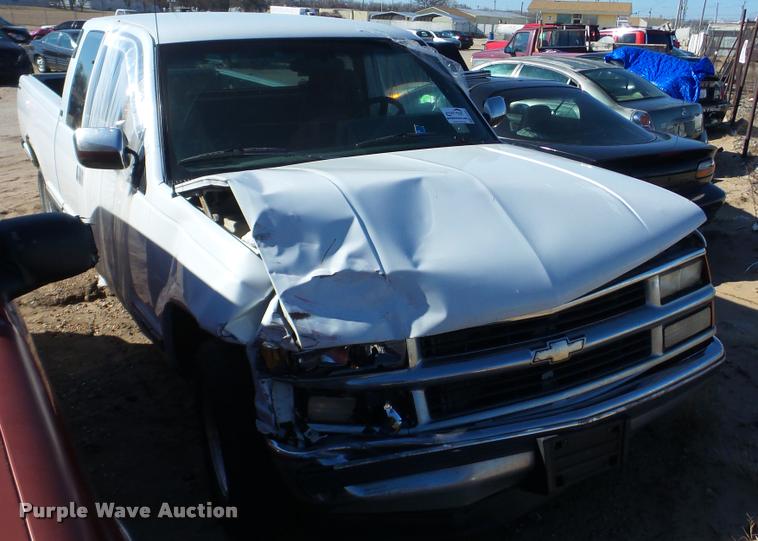 image for item DA0266 1994 Chevrolet 1500 Ext. Cab pickup truck