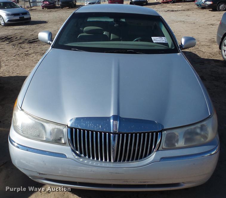 image for item DA0268 2000 Lincoln Town Car Signature