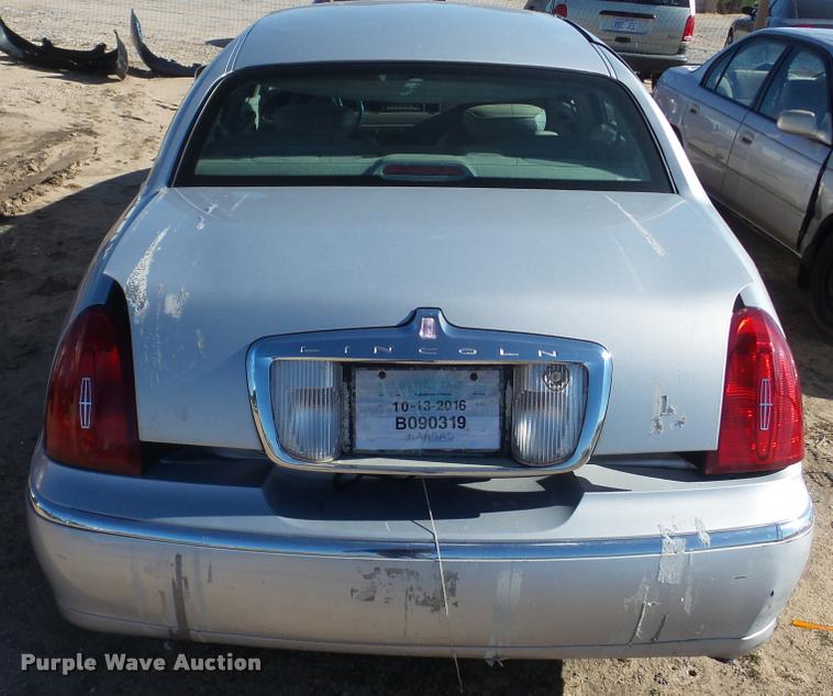 image for item DA0268 2000 Lincoln Town Car Signature