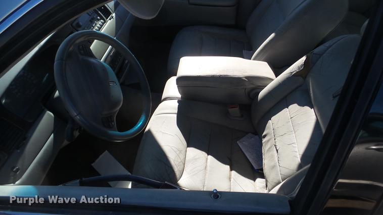 image for item DA0268 2000 Lincoln Town Car Signature