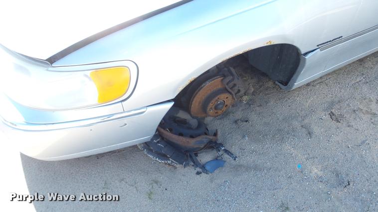 image for item DA0268 2000 Lincoln Town Car Signature