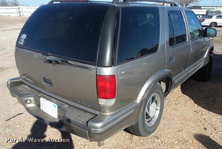 image for item DA0270 1999 Chevrolet Blazer SUV