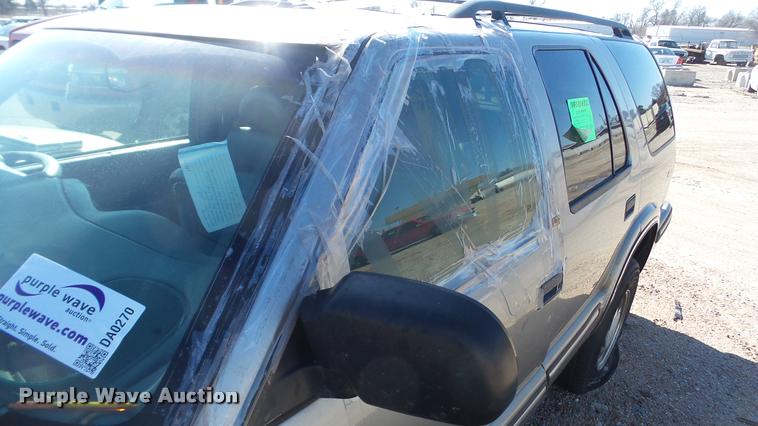 image for item DA0270 1999 Chevrolet Blazer SUV