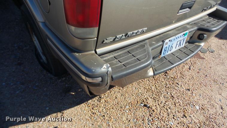 image for item DA0270 1999 Chevrolet Blazer SUV