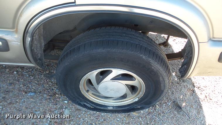 image for item DA0270 1999 Chevrolet Blazer SUV