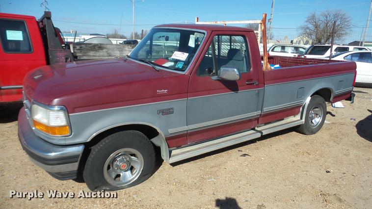 image for item DA0274 1993 Ford F150 pickup truck