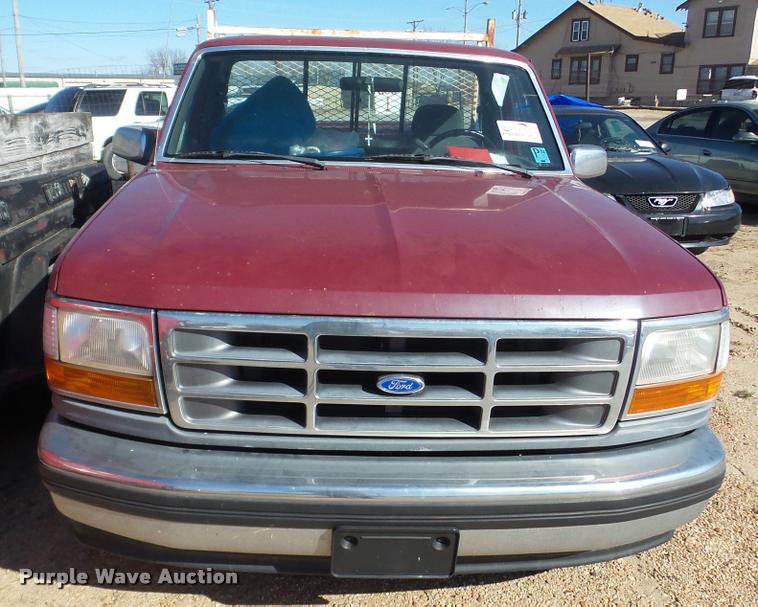 image for item DA0274 1993 Ford F150 pickup truck