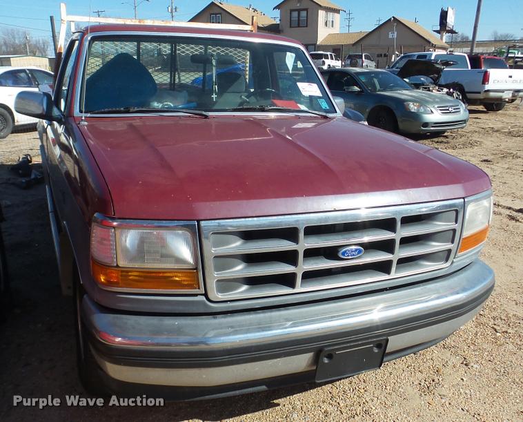 image for item DA0274 1993 Ford F150 pickup truck