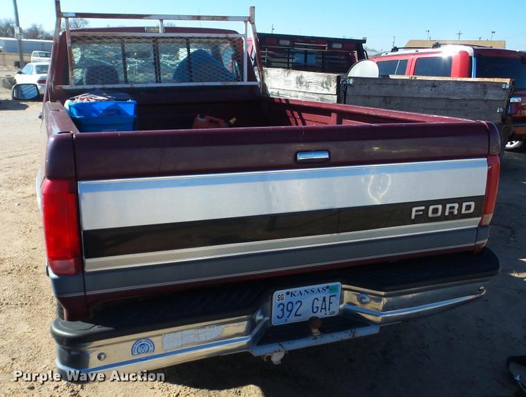 image for item DA0274 1993 Ford F150 pickup truck