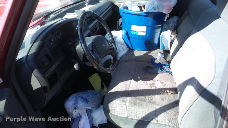 image for item DA0274 1993 Ford F150 pickup truck