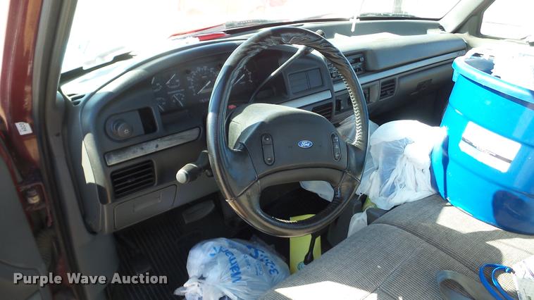 image for item DA0274 1993 Ford F150 pickup truck