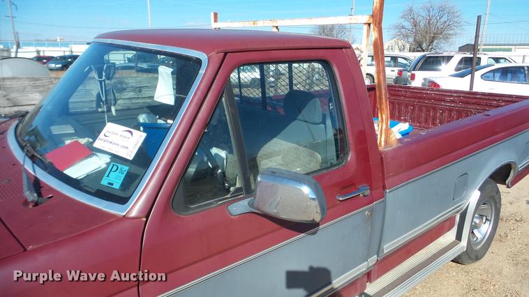 image for item DA0274 1993 Ford F150 pickup truck