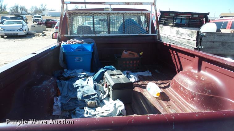 image for item DA0274 1993 Ford F150 pickup truck