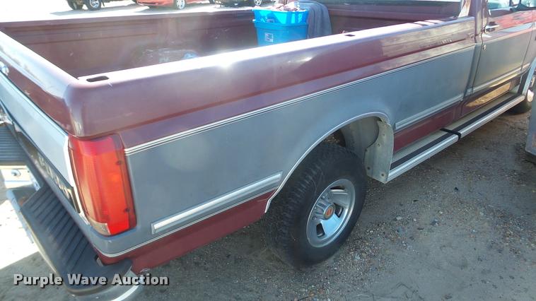 image for item DA0274 1993 Ford F150 pickup truck