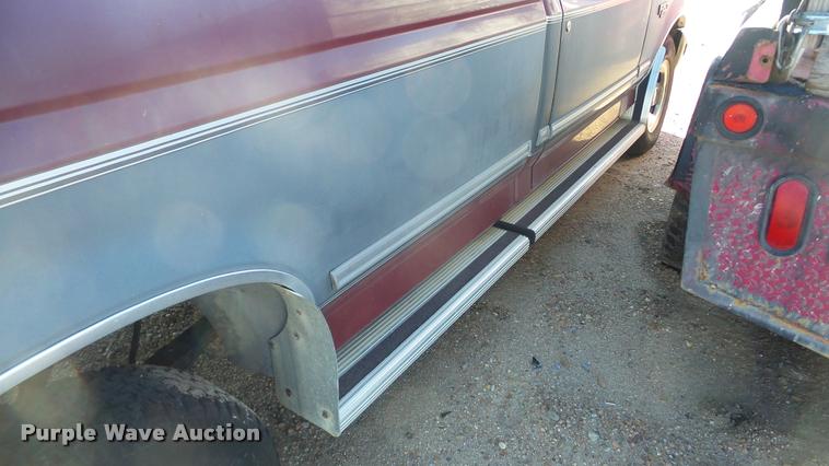 image for item DA0274 1993 Ford F150 pickup truck