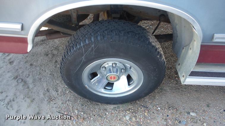 image for item DA0274 1993 Ford F150 pickup truck