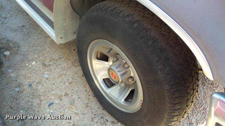 image for item DA0274 1993 Ford F150 pickup truck