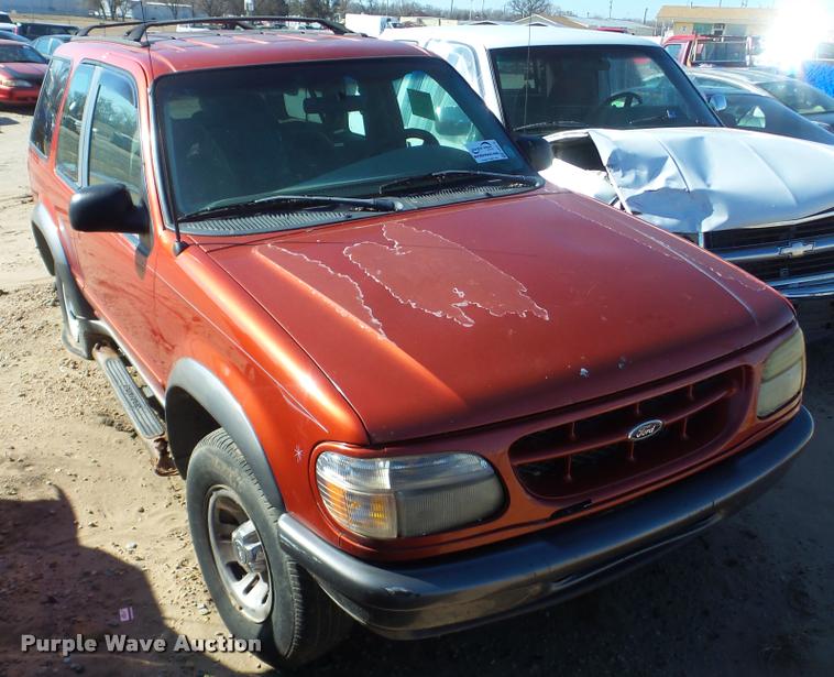 image for item DA0275 1998 Ford Explorer SUV